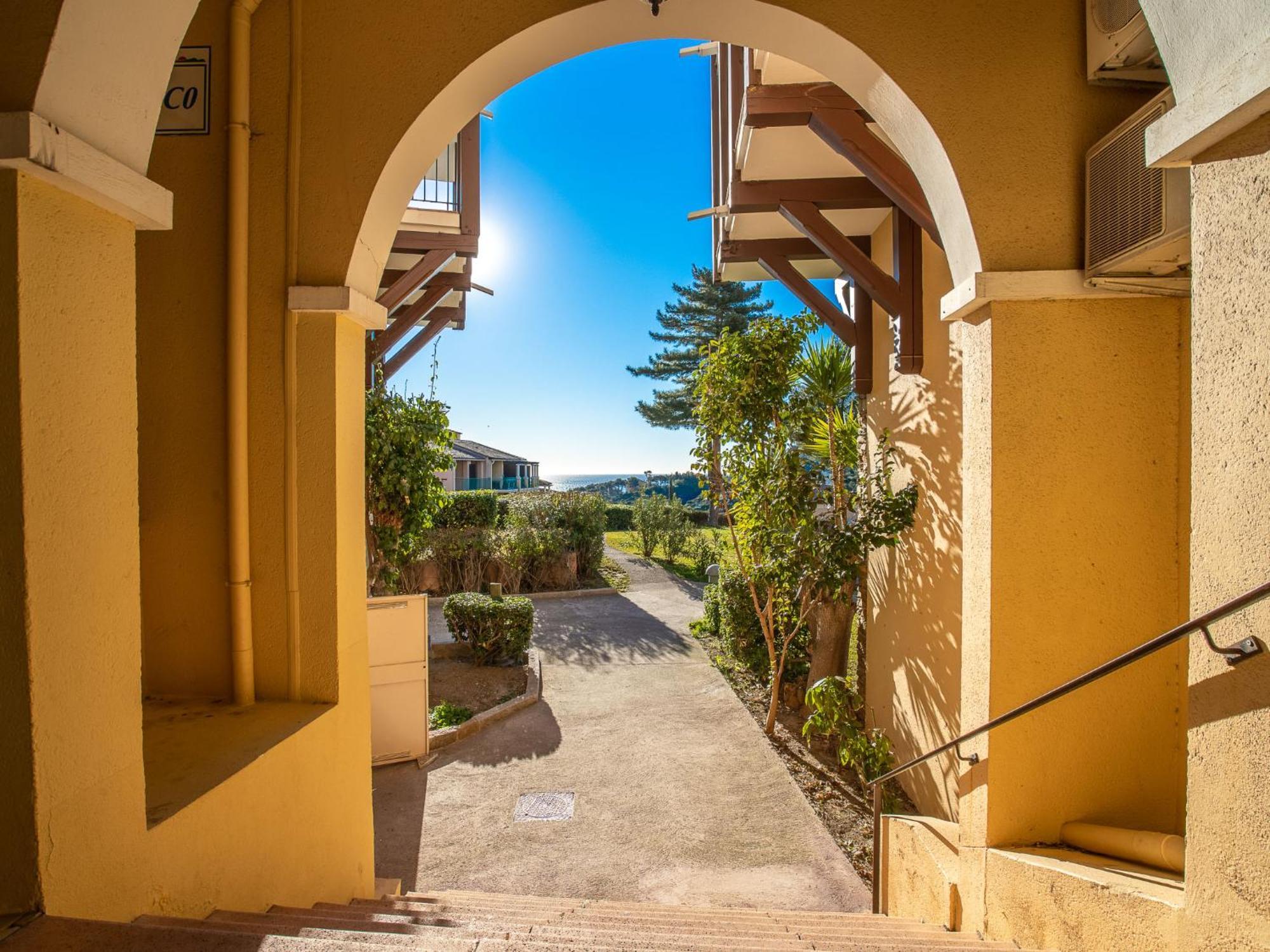 Apartment Village Cap Esterel - Le Village-81 By Interhome Saint-Raphaël Zewnętrze zdjęcie
